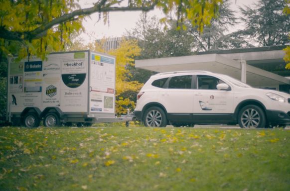 Kinder vor unserem Torzähler Premium in Altenbochum